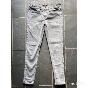 Gray Levi’s Denim Stretch Legging High Rise 8M 29W